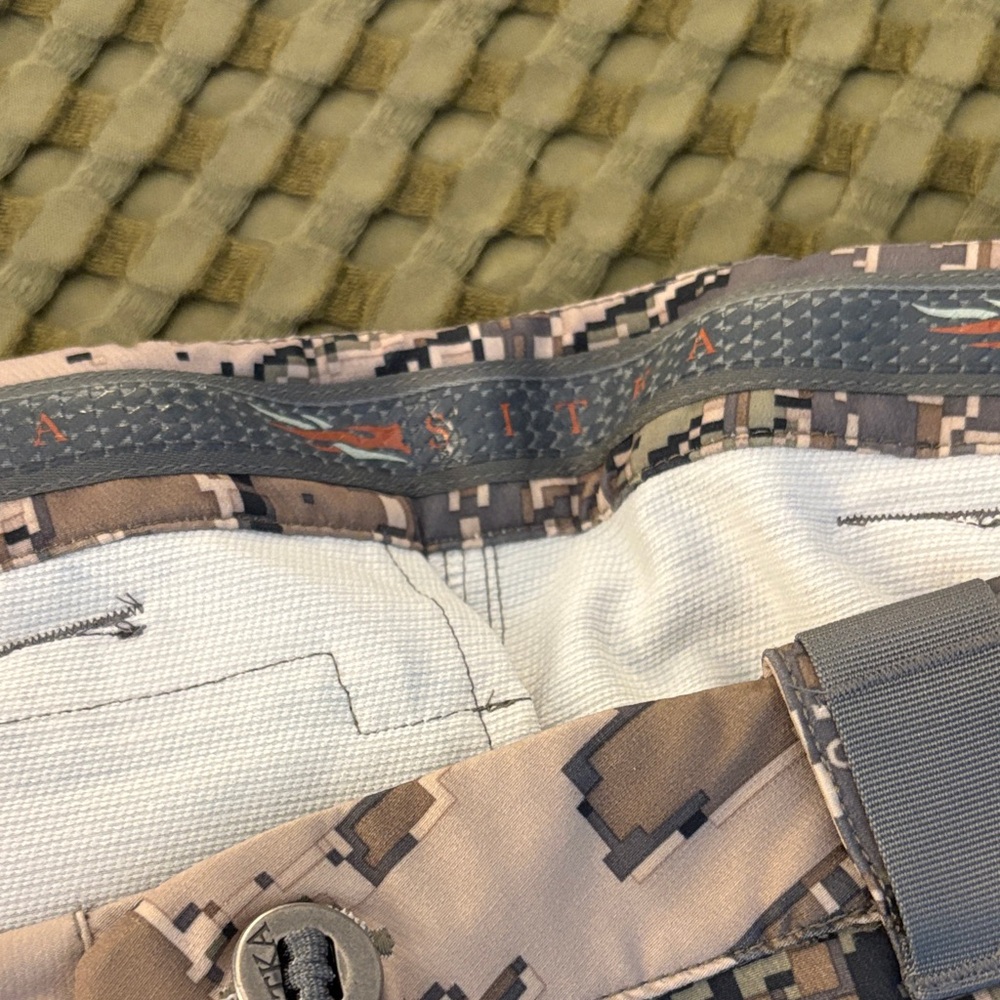 Sitka men’s pants - Picture 2 of 5